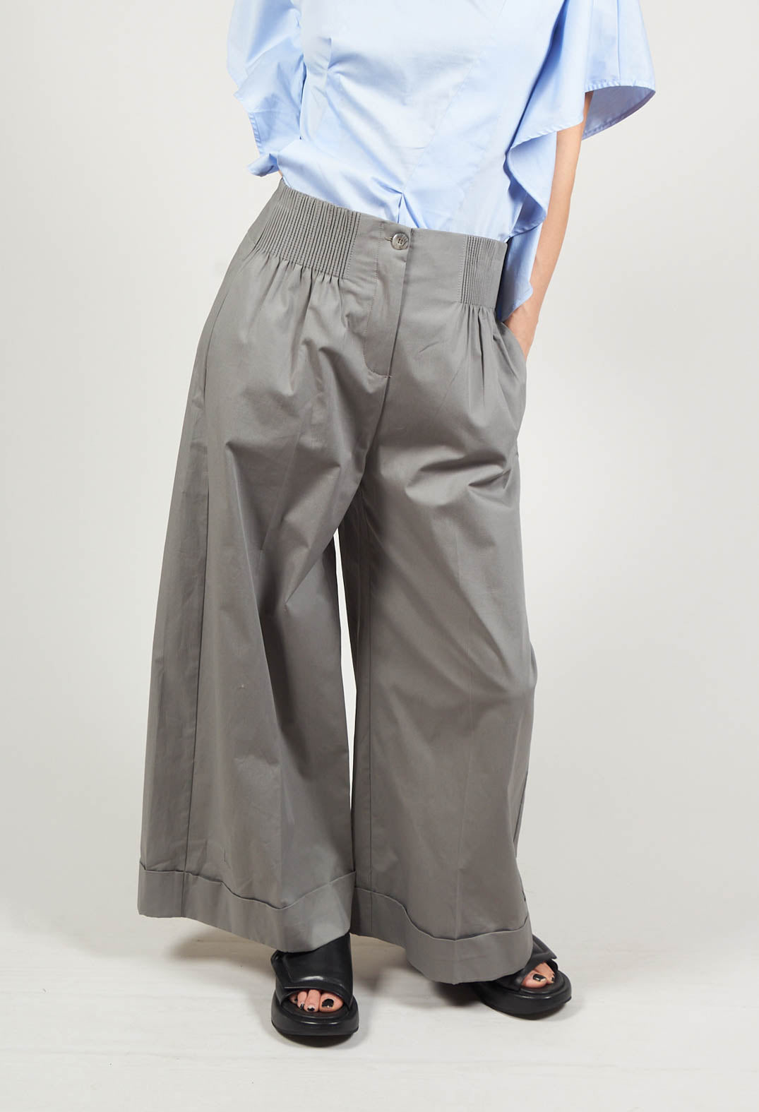 Wide Leg Trousers with Pleated Waistband in Perla