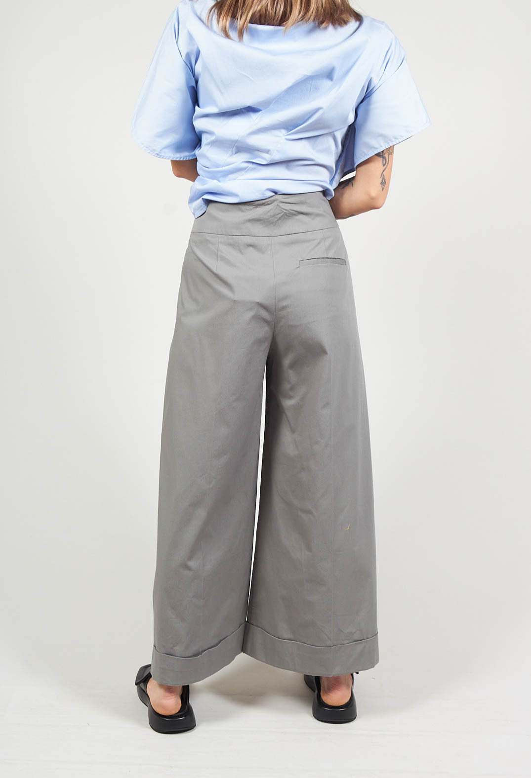 Wide Leg Trousers with Pleated Waistband in Perla