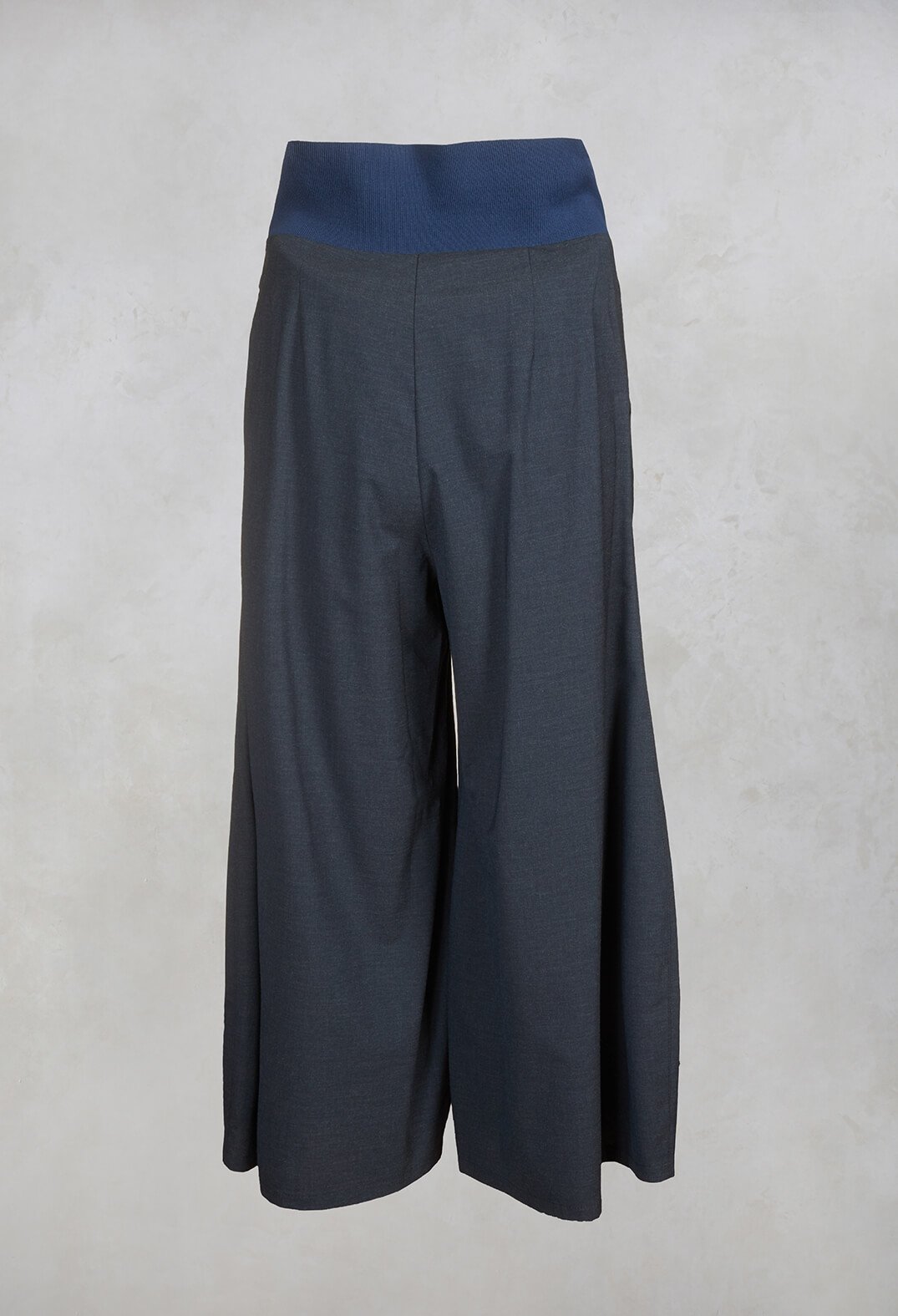 Wide Leg Trousers in Black