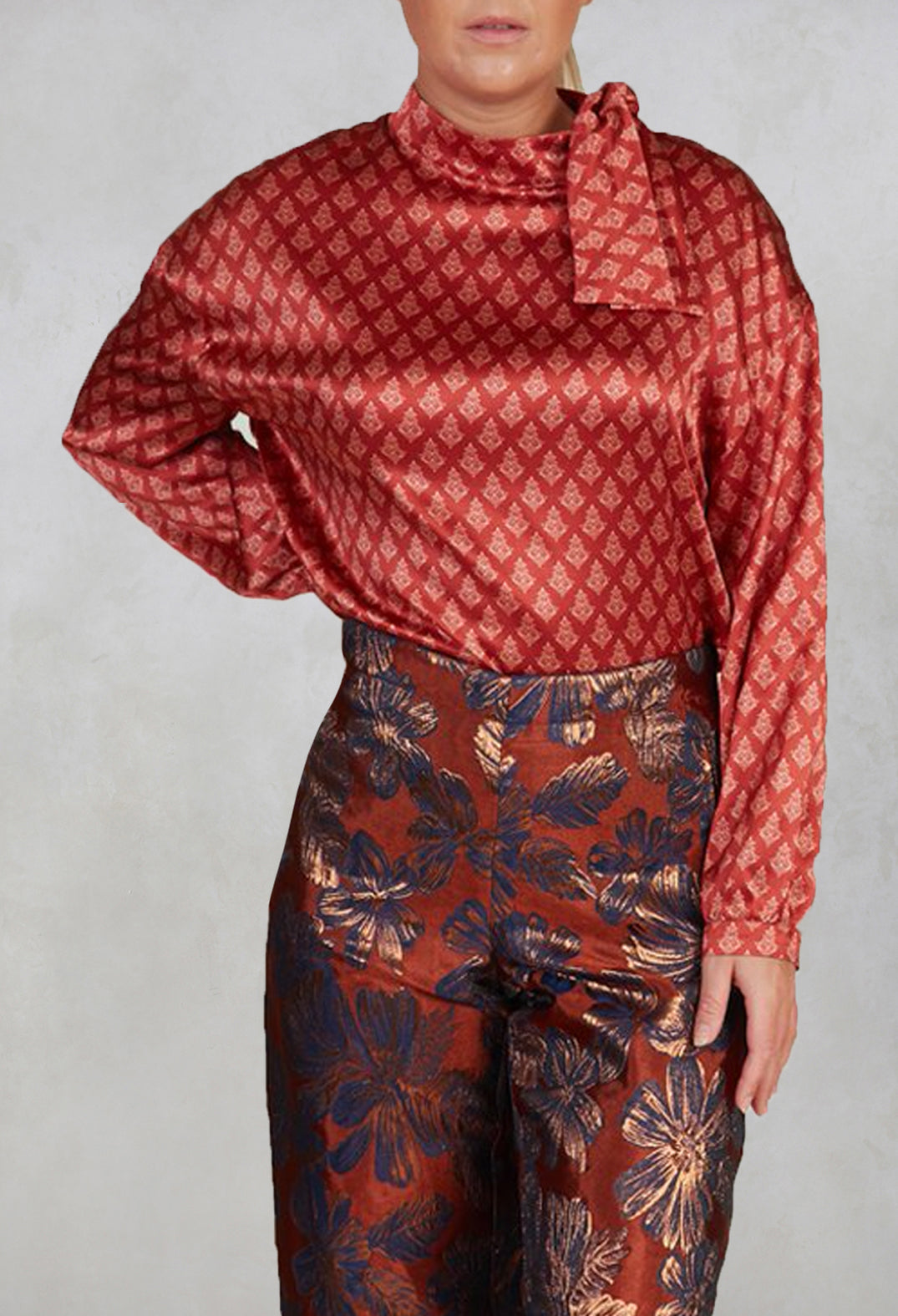 Silk Bow Shirt in Vulcano