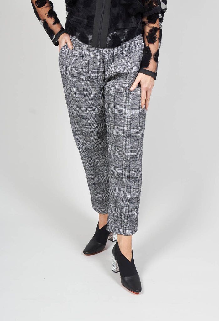 Cropped Pleated Trouser with Button in Check